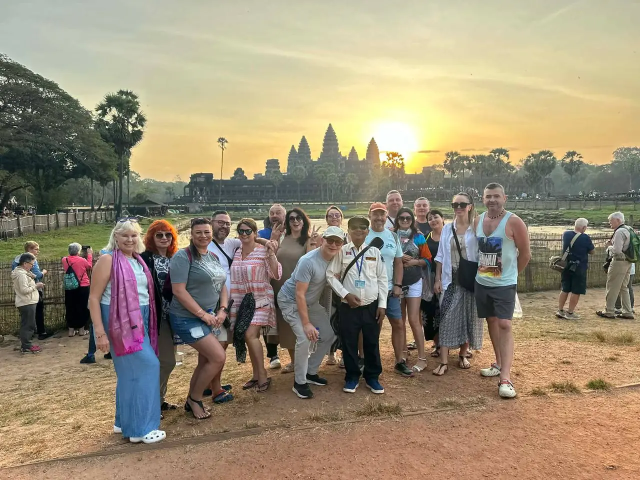 Angkor Makar Travel