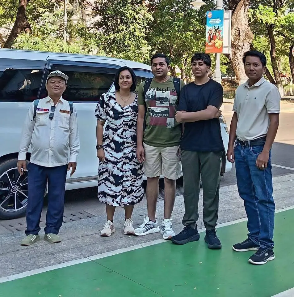Tour car with angkor makara travel